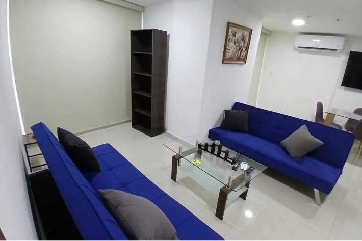 Alquiler de céntrico apartamento amoblado en Vía España, cerca del met...