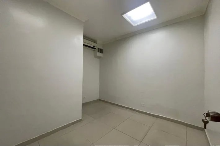 Office for sale on Avenida Balboa, Panama