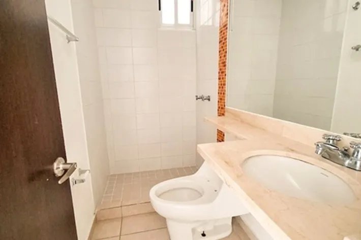 Venta de céntrico apartamento en Avenida Tumba Muerto, Panamá