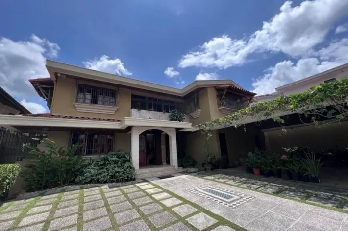 Se vende casa en La Alameda, Betania