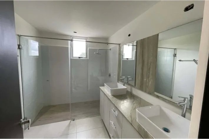 Venta de casa de dos plantas, PH Villa Sur, Costa Sur