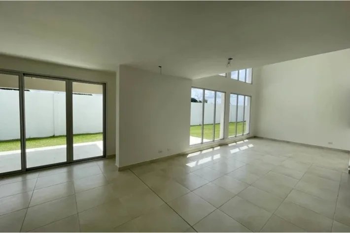 Venta de casa de dos plantas, PH Villa Sur, Costa Sur