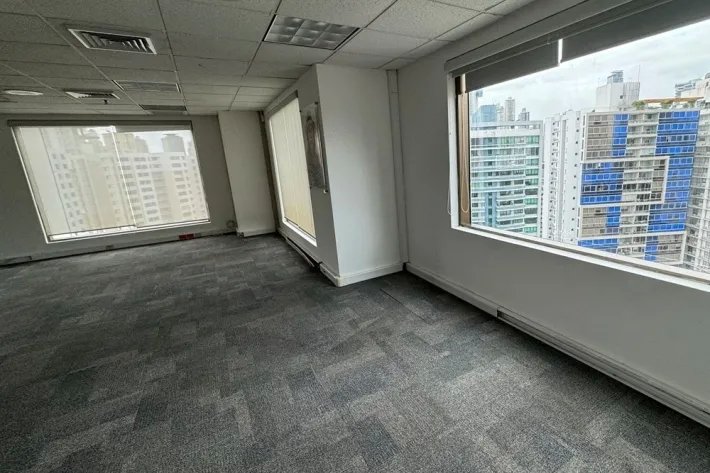 Venta oficina en Torre World Trade Center, Marbella