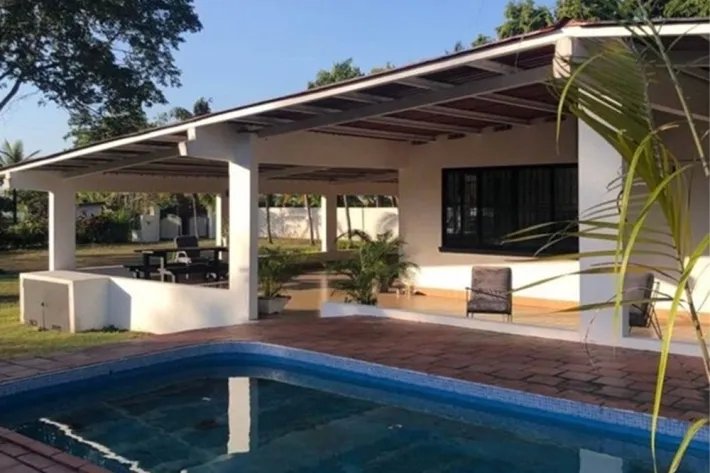 Se alquila casa en San Carlos, Panamá Oeste