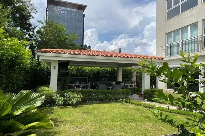 Venta de apartamento en The Reserve Pinnacle, Santa María