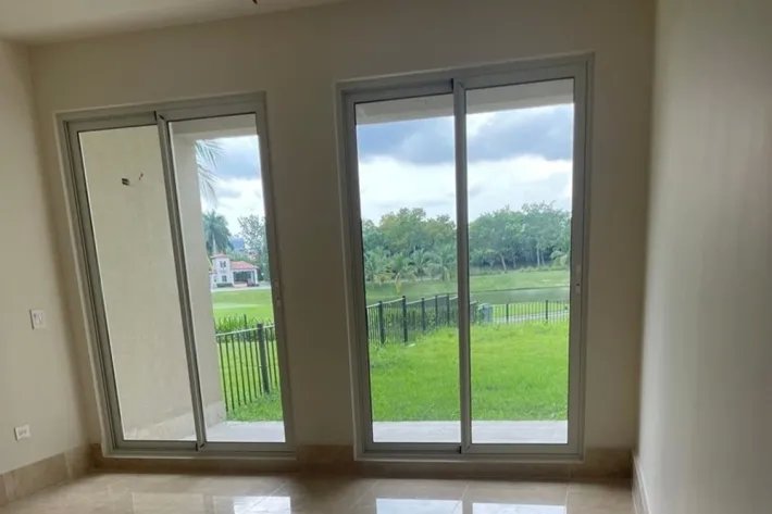 Venta de apartamento en The Reserve Pinnacle, Santa María