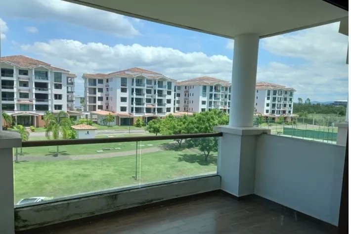 Venta de apartamento reposeído PH Residencial Costamare, Panamá