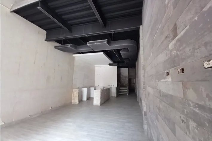 Venta de local comercial reposeído en Obarrio, Panamá