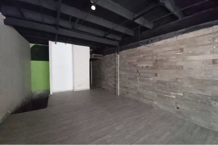 Venta de local comercial reposeído en Obarrio, Panamá