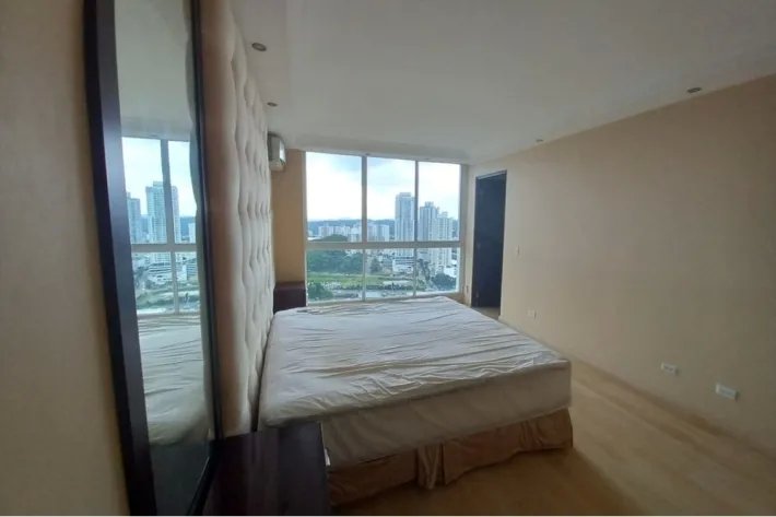 Venta de apartamento reposeído en PH The Forum, El Cangrejo