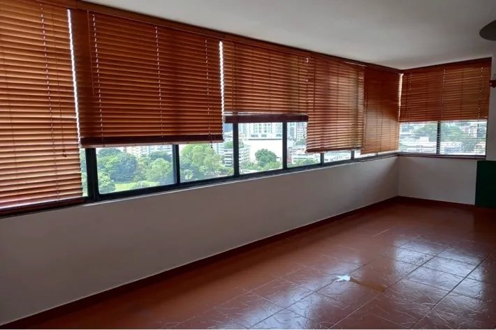 Venta de apartamento reposeído en PH Chaquira, Bella Vista