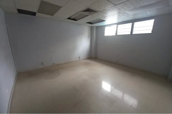 Venta de oficina reposeída en PH Donando, Bella Vista