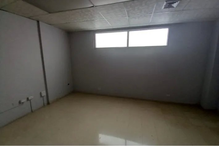 Venta de oficina reposeída en PH Donando, Bella Vista