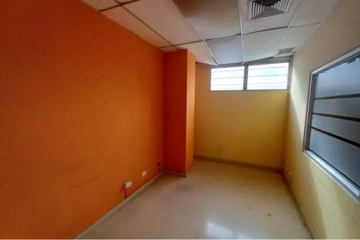 Venta de oficina reposeída en PH Donando, Bella Vista