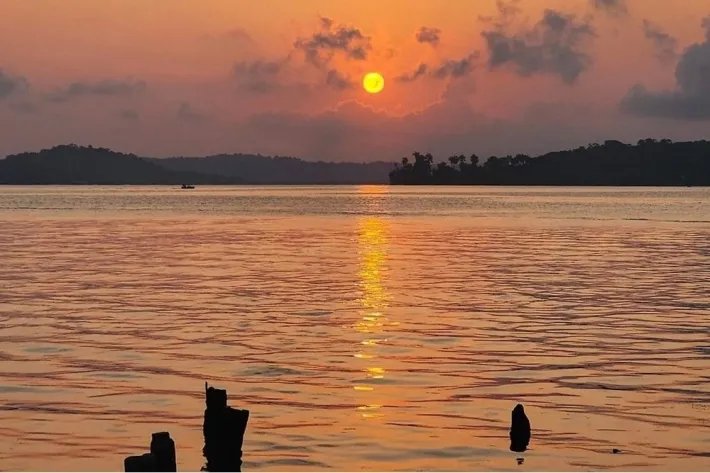 Venta de terreno y planos para la Plaza Comercial Over The Water, Bocas del Toro