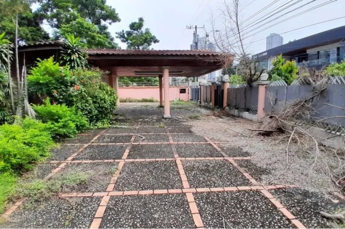 Venta de casa reposeída en Altos del Golf, San Francisco, Panamá