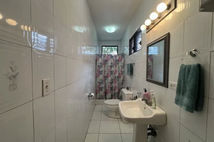 House for sale in Los Angeles, Betania