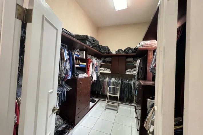 House for sale in Los Angeles, Betania