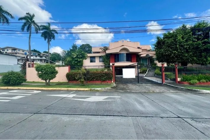 House for sale in Los Angeles, Betania