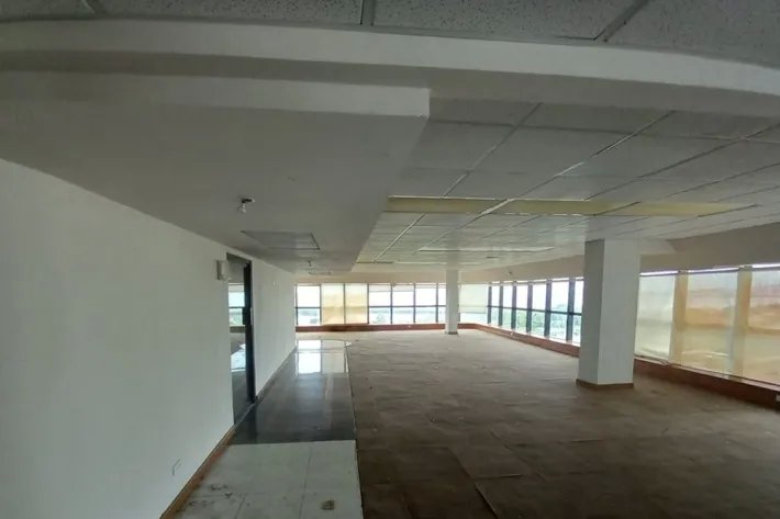 Venta de oficina reposeída en Avenida Balboa, Panamá