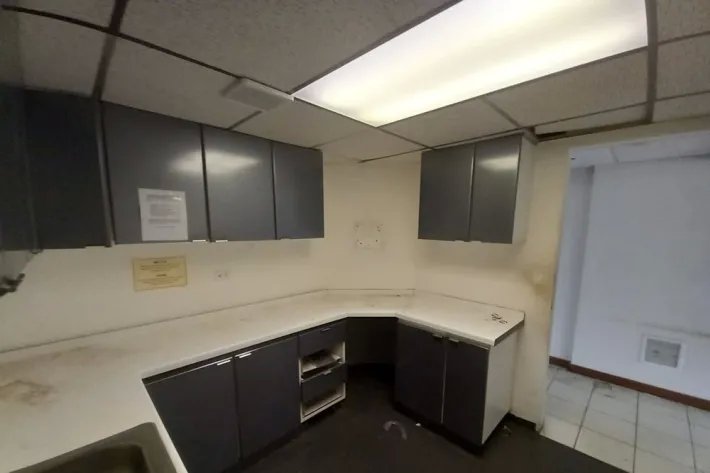 Venta de oficina reposeída en Avenida Balboa, Panamá
