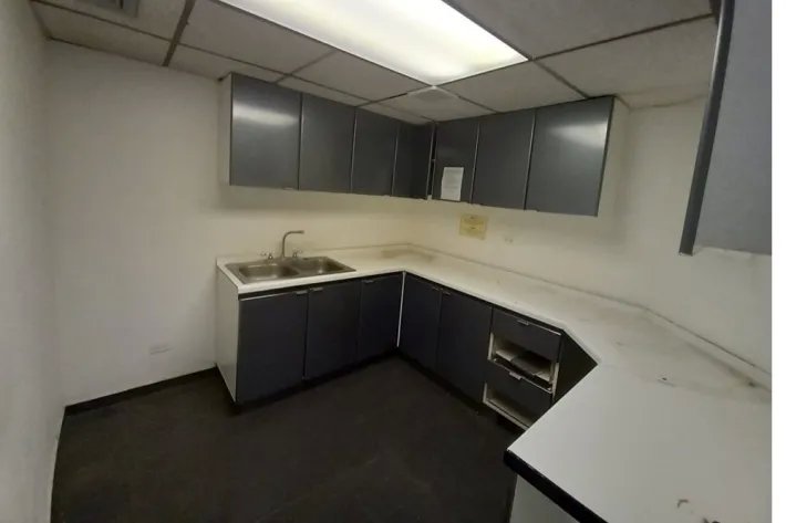 Venta de oficina reposeída en Avenida Balboa, Panamá
