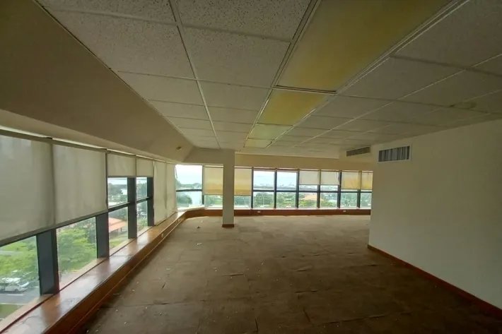 Venta de oficina reposeída en Avenida Balboa, Panamá