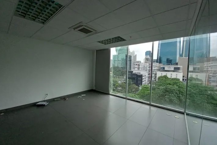 Repossessed office for sale in PH Office One, Obarrio