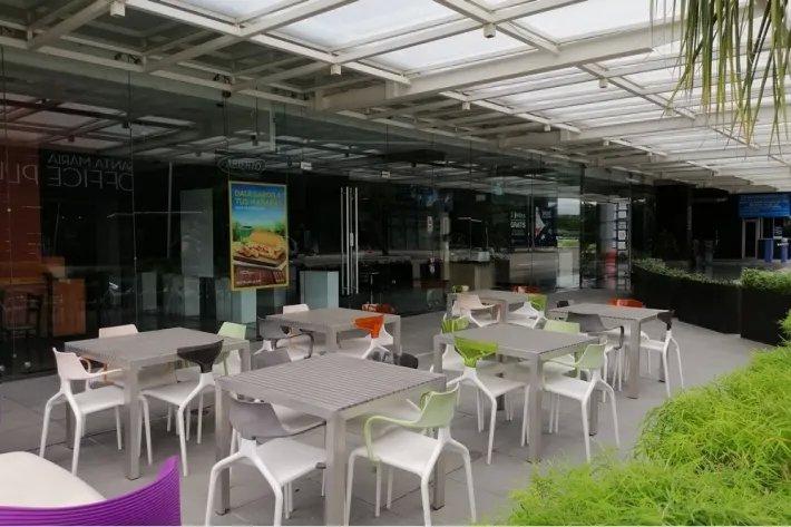 Local Comercial en Alquiler en Santa María (Business District)