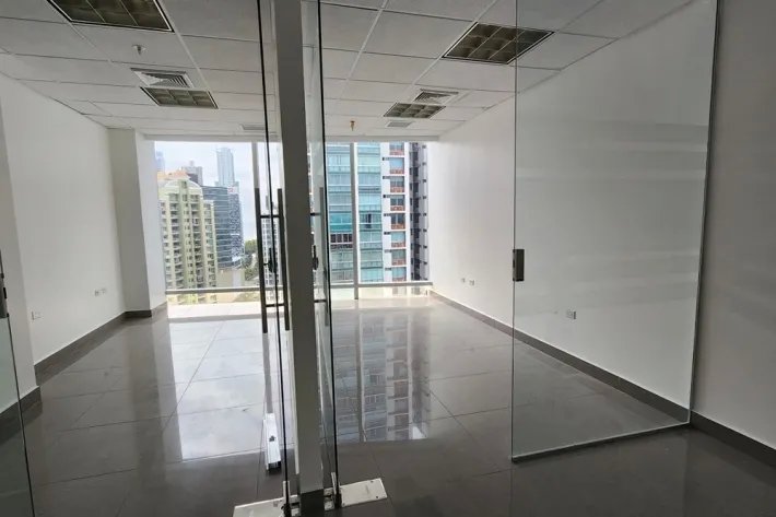 Alquiler de oficina vacía en PH Torre Aseguradora Ancón, Costa del Est...