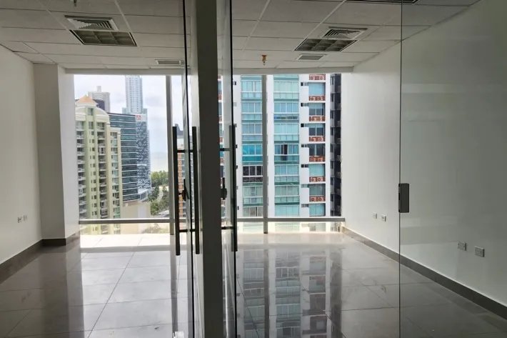 Alquiler de oficina vacía en PH Torre Aseguradora Ancón, Costa del Est...