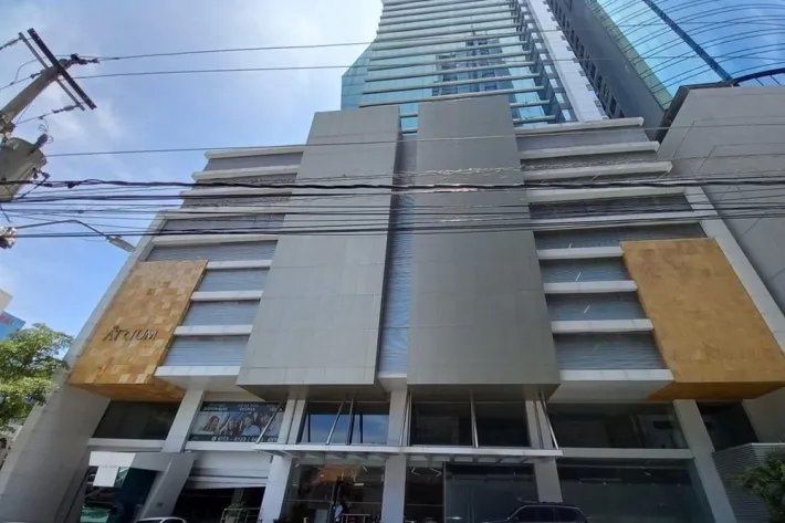Repossessed offices for sale in Obarrio, Panama