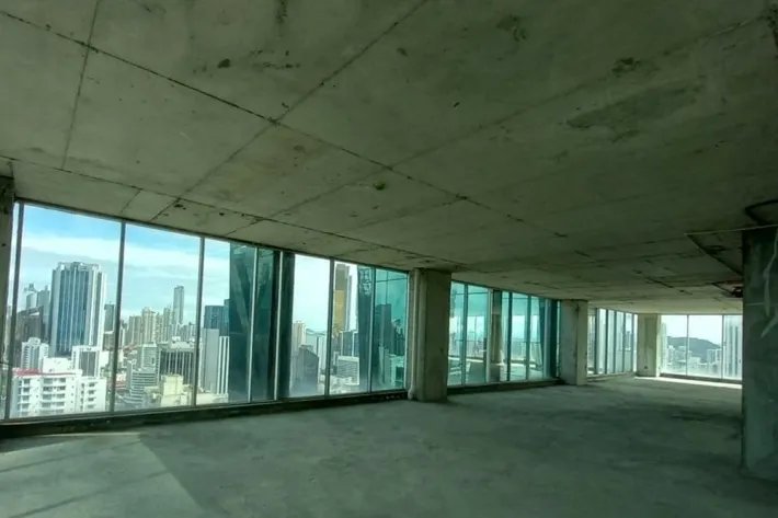 Repossessed offices for sale in Obarrio, Panama