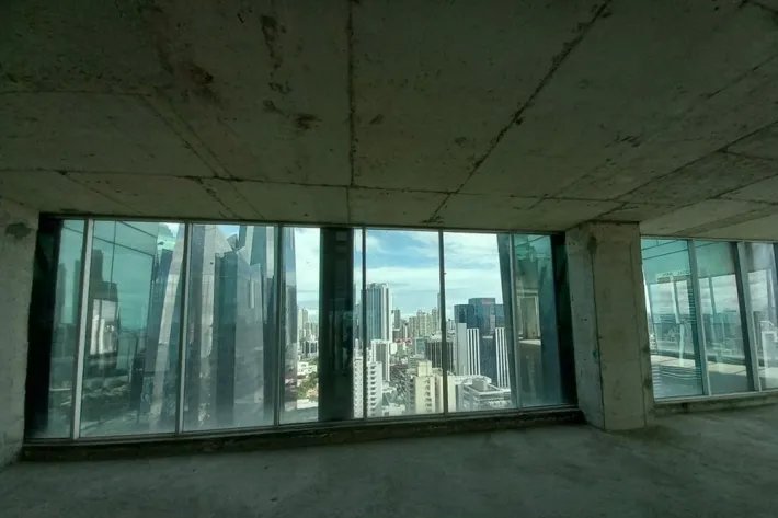 Repossessed offices for sale in Obarrio, Panama
