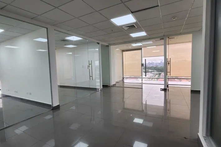 Empty office for rent in PH Torre Aseguradora Ancón, Panama