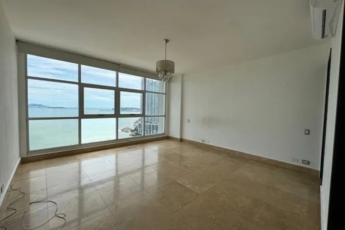 Alquiler de apartamento con vista al mar en Punta Pacífica, Panamá