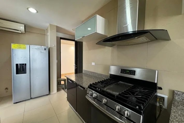 Alquiler de apartamento con vista al mar en Punta Pacífica, Panamá