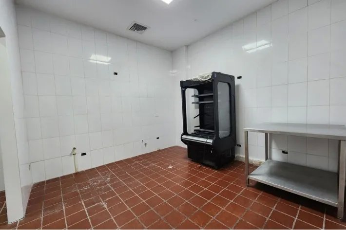 Alquiler de local comercial para restaurante o puesto de comida PH Torre Banesco, Bella Vista