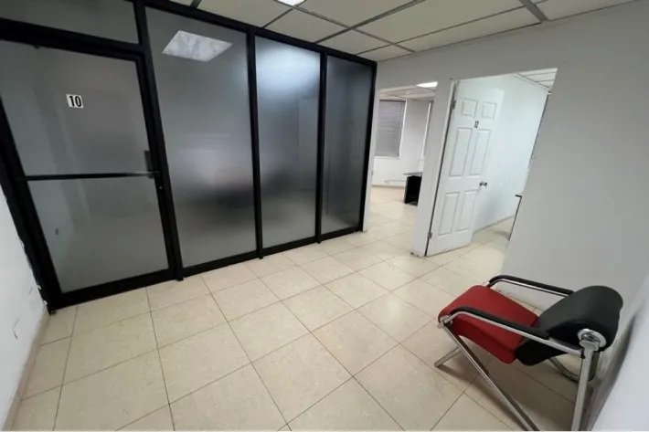Venta de oficina en Avenida Federico Boyd, Bella Vista