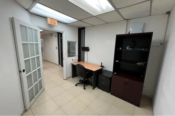 Venta de oficina en Avenida Federico Boyd, Bella Vista