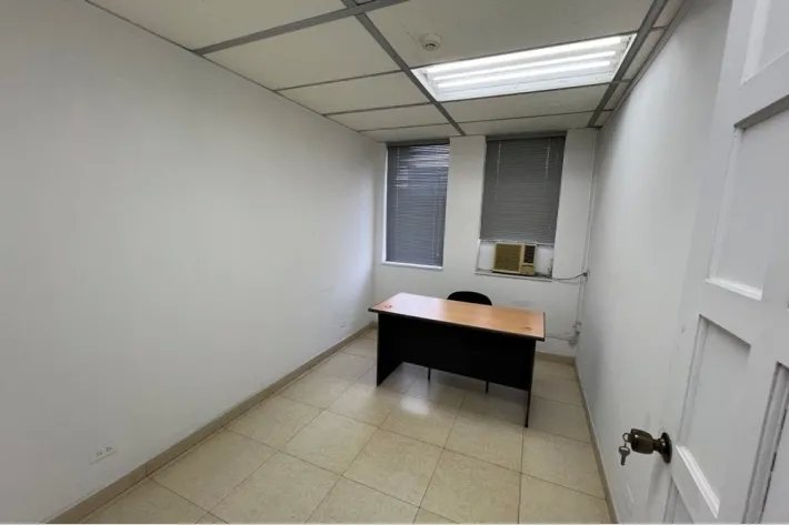Venta de oficina en Avenida Federico Boyd, Bella Vista