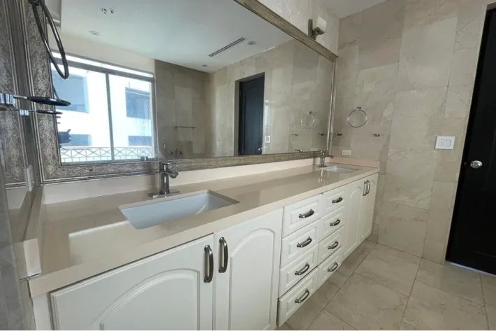 Apartment for sale in Punta Pacifica, San Francisco