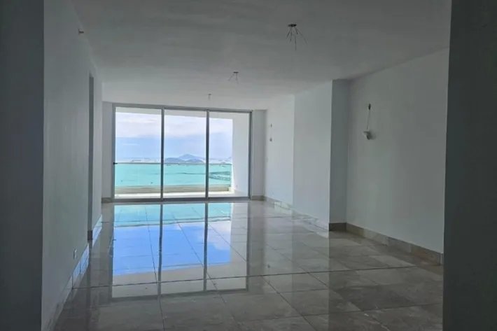 Apartamento con vista al mar en venta en Bella Vista, Panamá