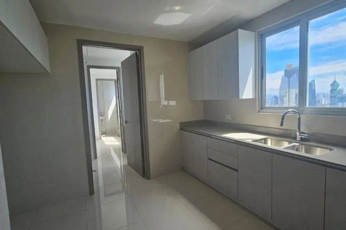 Apartment with sea view for sale in Bella Vista, Panama