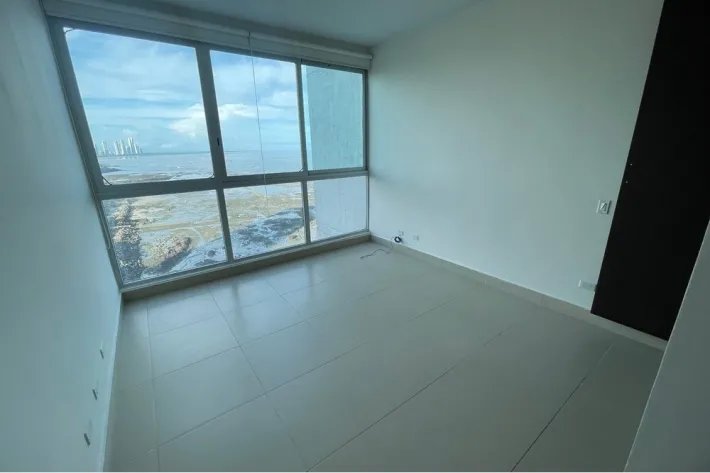 Venta de apartamento frente al mar en Punta Pacífica, Panamá