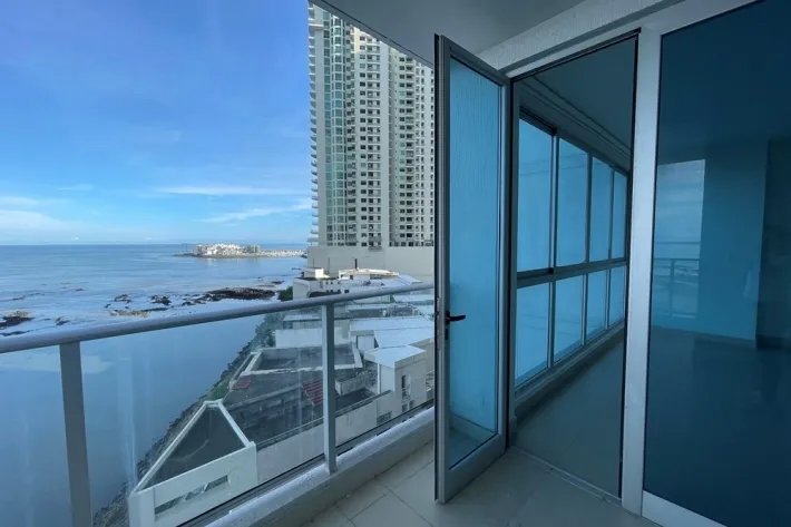 Venta de apartamento frente al mar en Punta Pacífica, Panamá