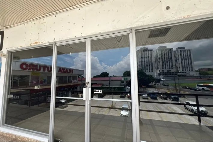 Commercial premises for rent in Plaza Futuro, José Agustín Arango Avenue