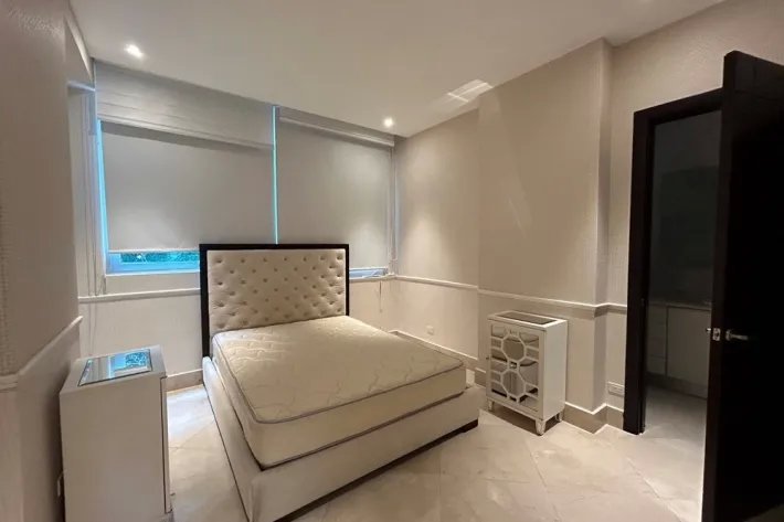 Alquiler de apartamento amoblado en PH Miradores, Punta Pacifica