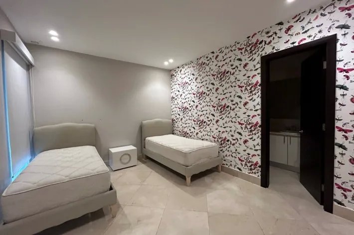 Alquiler de apartamento amoblado en PH Miradores, Punta Pacifica
