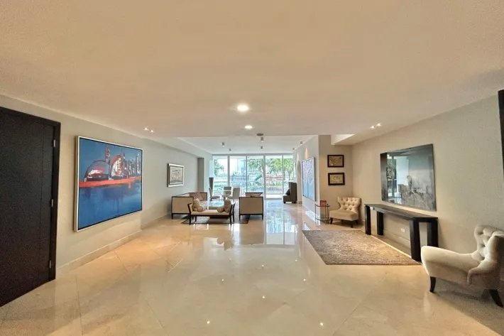 Alquiler de apartamento amoblado en PH Miradores, Punta Pacifica